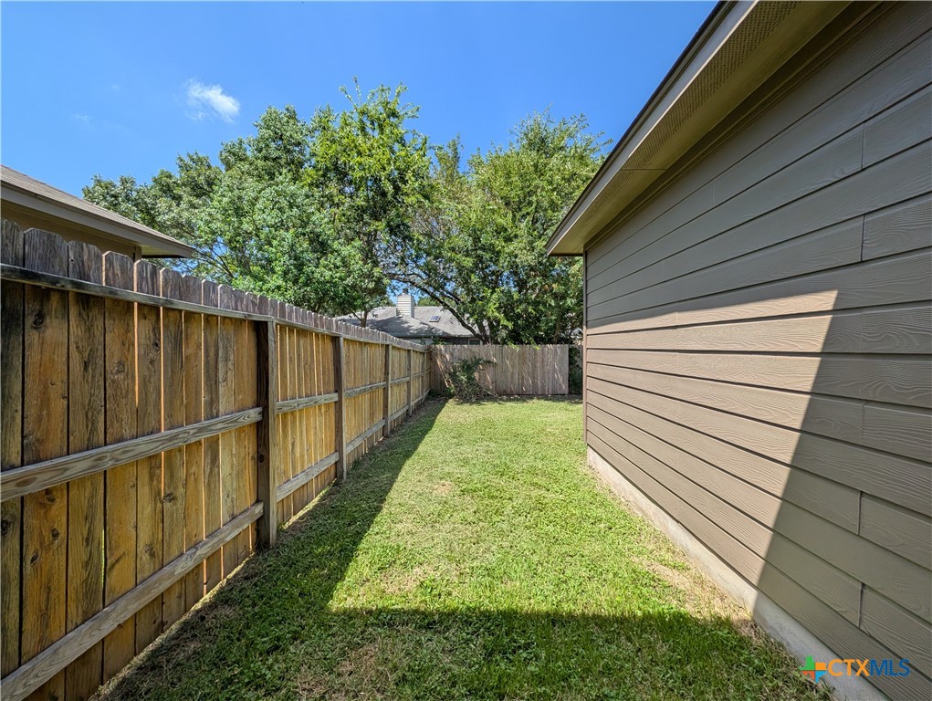 1211 Old Fm 306 Property Photo 23
