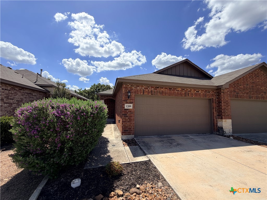 1209 Old FM 306 Property Photo 1