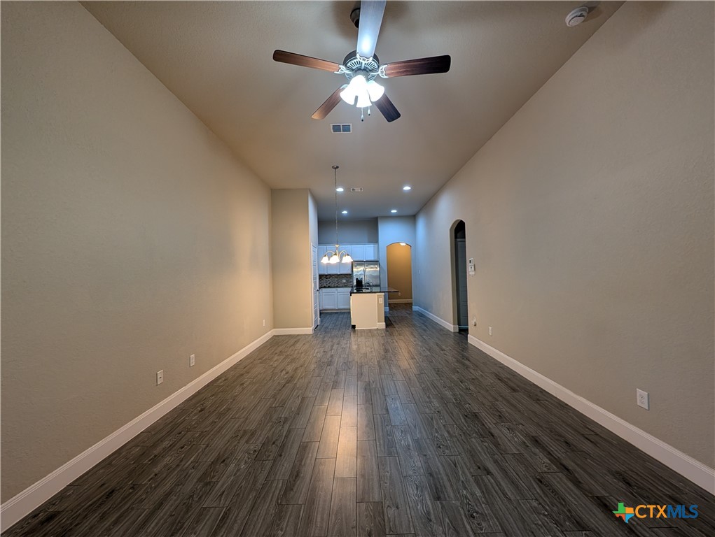1209 Old Fm 306 Property Photo 3