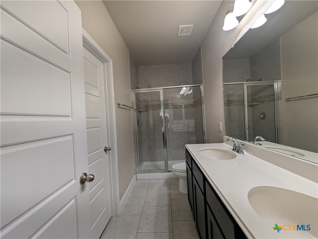 1209 Old Fm 306 Property Photo 10