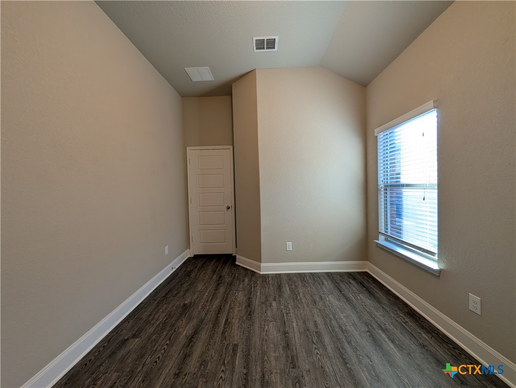 1209 Old Fm 306 Property Photo 14