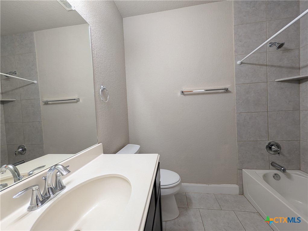 1209 Old Fm 306 Property Photo 16