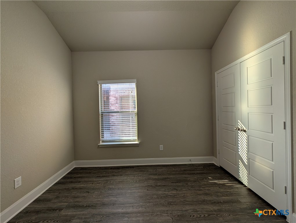 1209 Old Fm 306 Property Photo 20