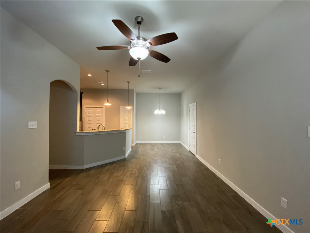371 Creekside Curve Property Photo 4