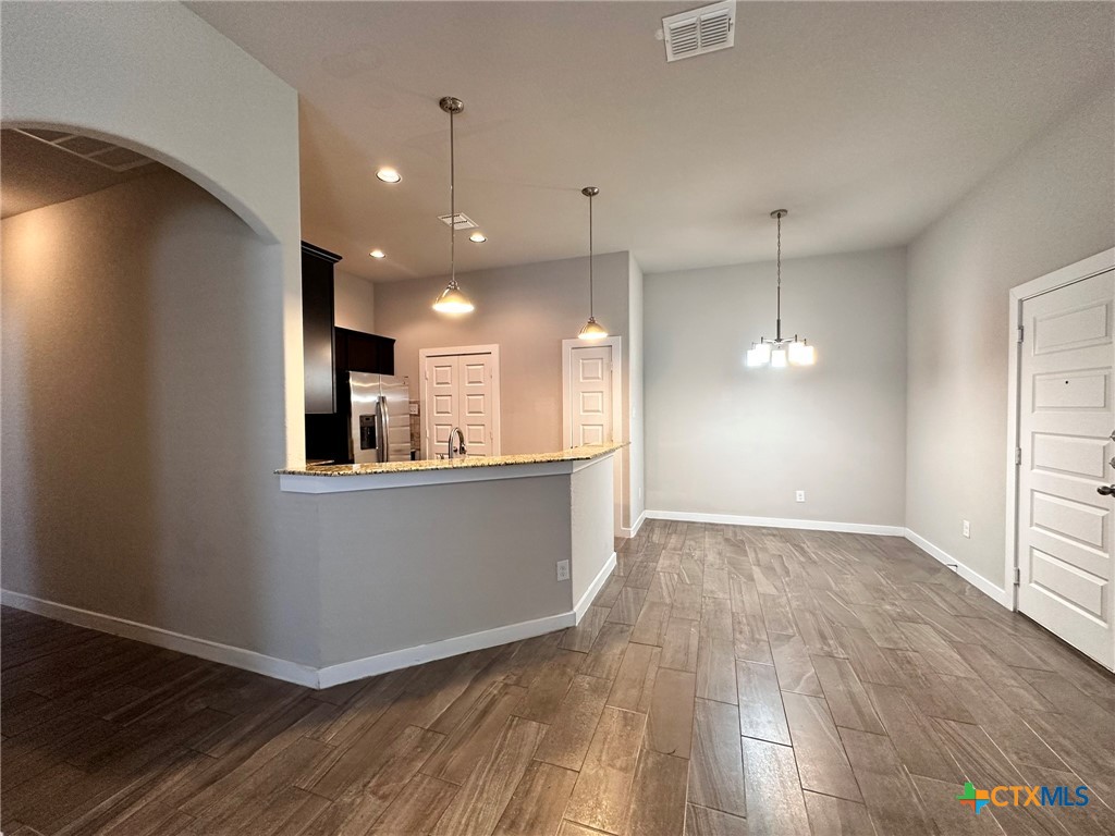 371 Creekside Curve Property Photo 5