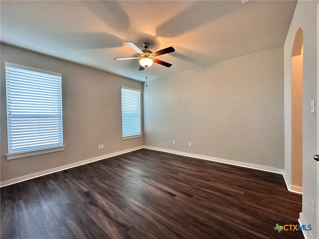 371 Creekside Curve Property Photo 12