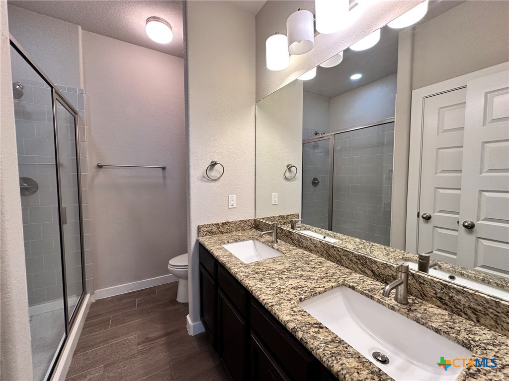 371 Creekside Curve Property Photo 13