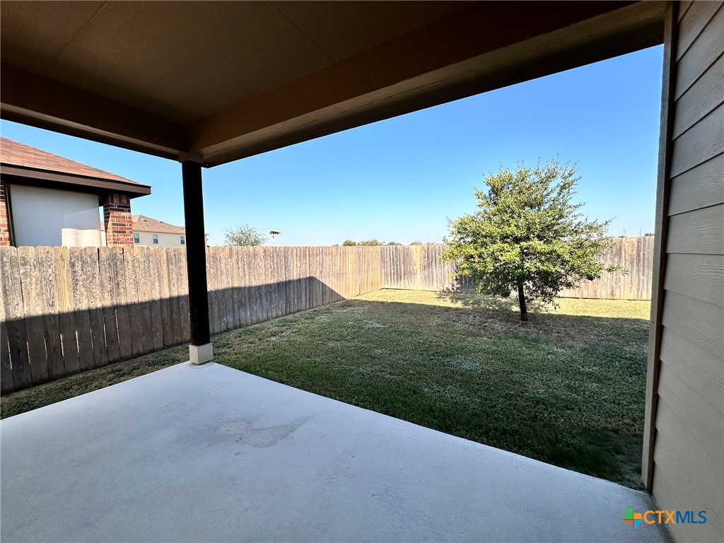 371 Creekside Curve Property Photo 17