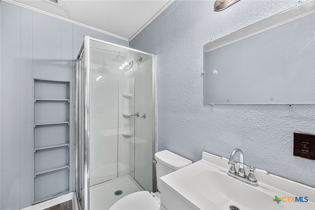 709 Sissom Road Property Photo 16