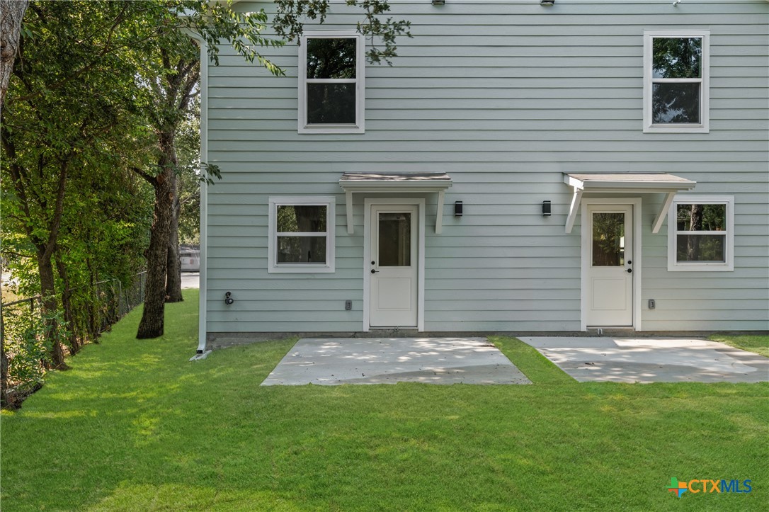 622 E 8th Avenue A & B Property Photo 8