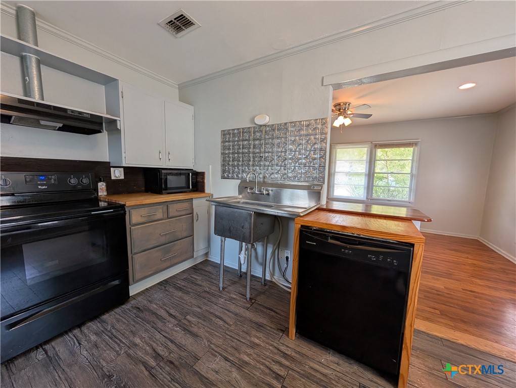 890 Josephine Street Property Photo 6