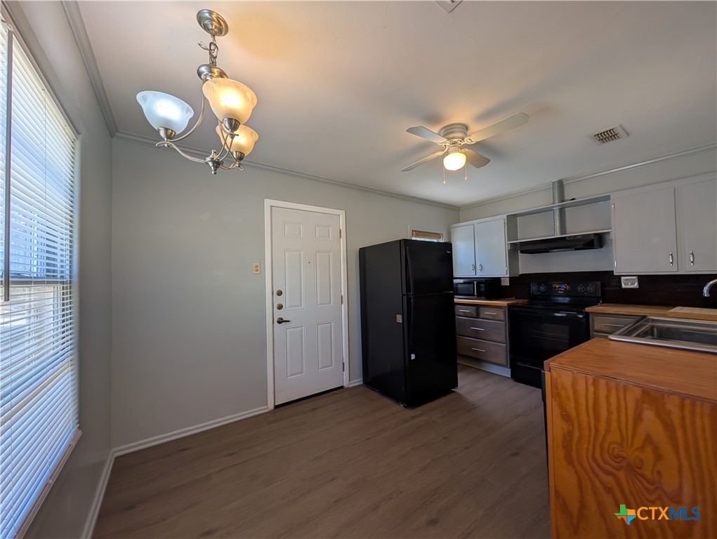 890 Josephine Street Property Photo 7