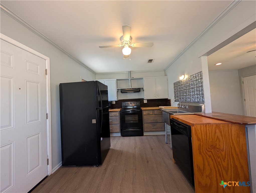 890 Josephine Street Property Photo 8