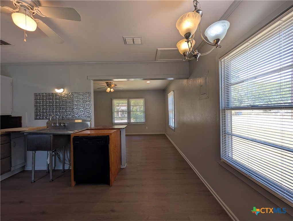 890 Josephine Street Property Photo 10