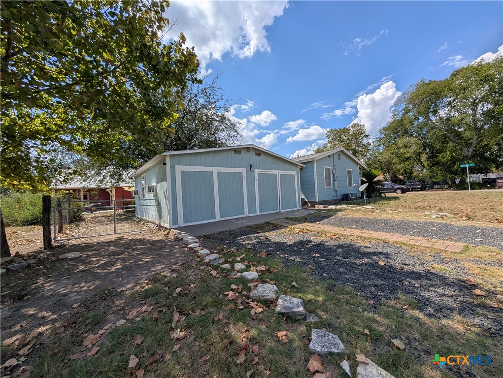 890 Josephine Street Property Photo 23