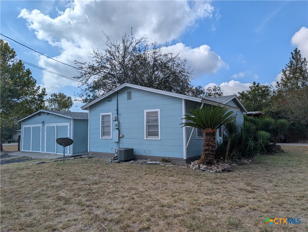 890 Josephine Street Property Photo 40