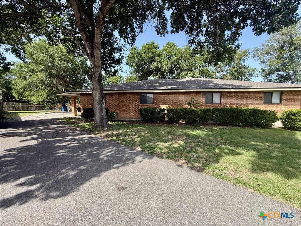 705 Woodcrest Circle Property Photo 1