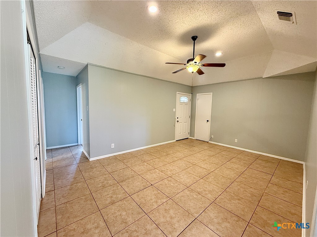705 Woodcrest Circle Property Photo 4