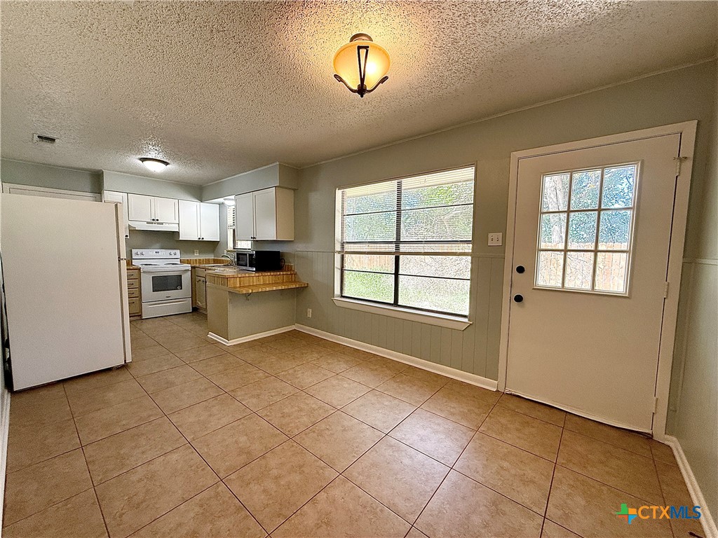 705 Woodcrest Circle Property Photo 5