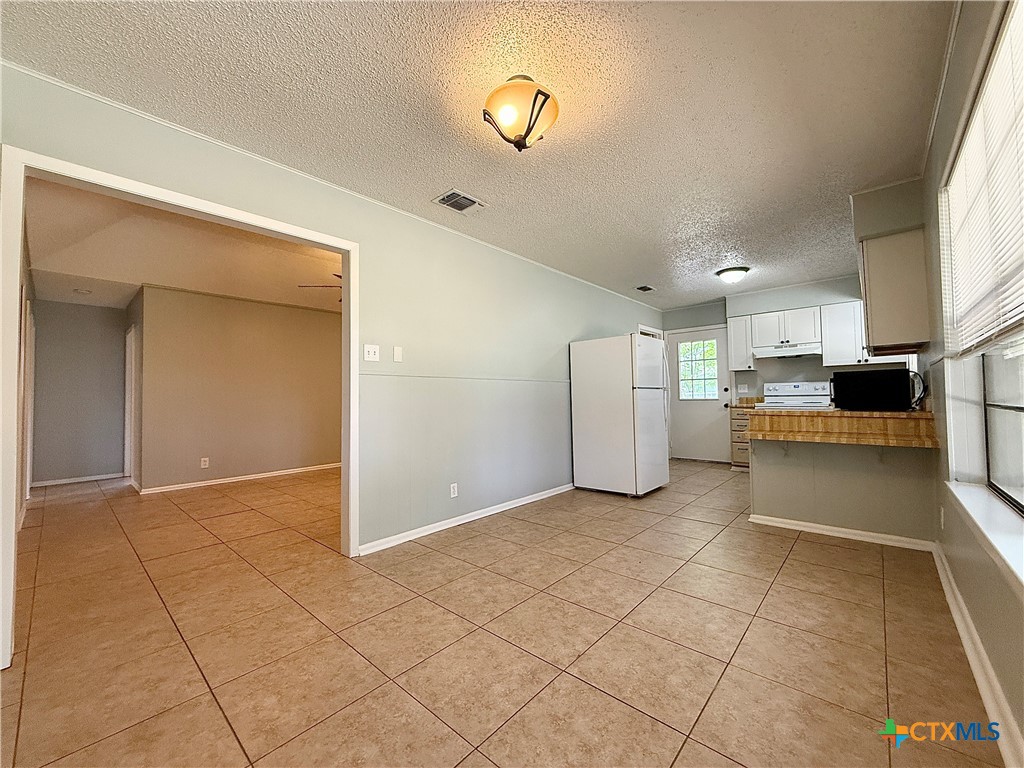 705 Woodcrest Circle Property Photo 6