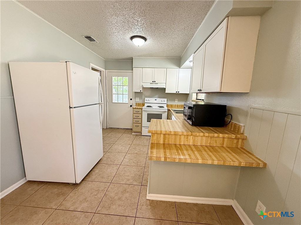 705 Woodcrest Circle Property Photo 7