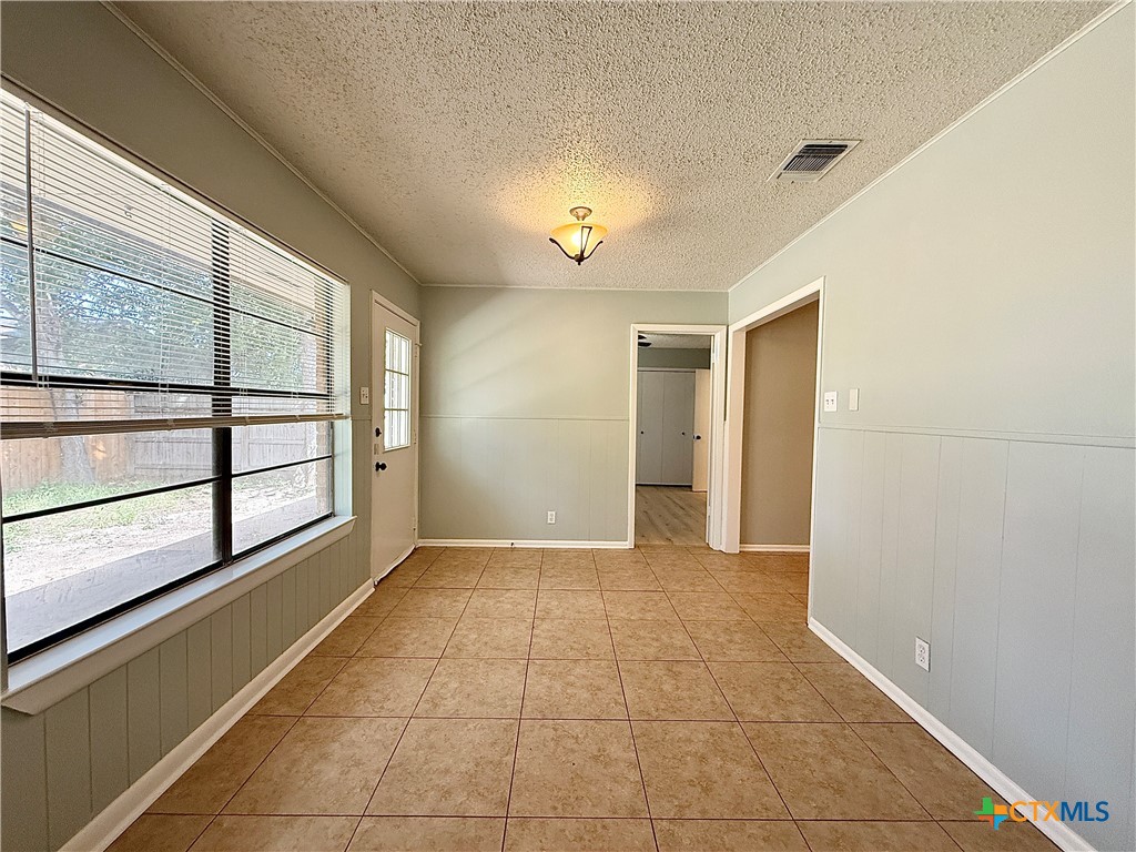 705 Woodcrest Circle Property Photo 9