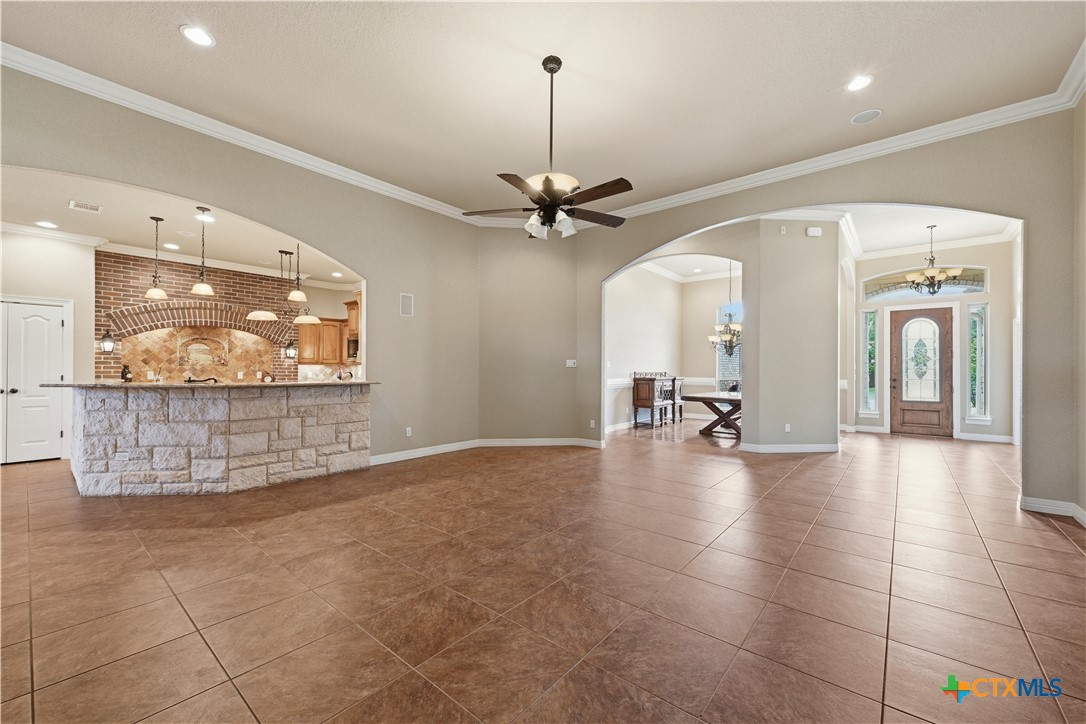 8006 Ridgeway Court Property Photo 4