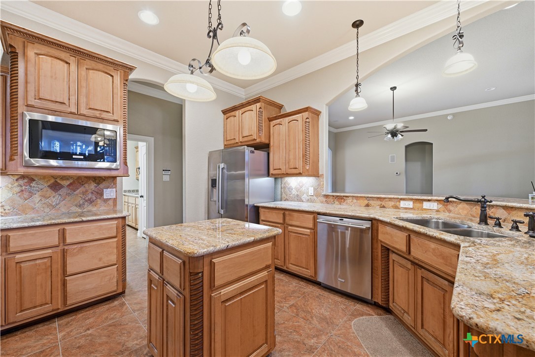 8006 Ridgeway Court Property Photo 7