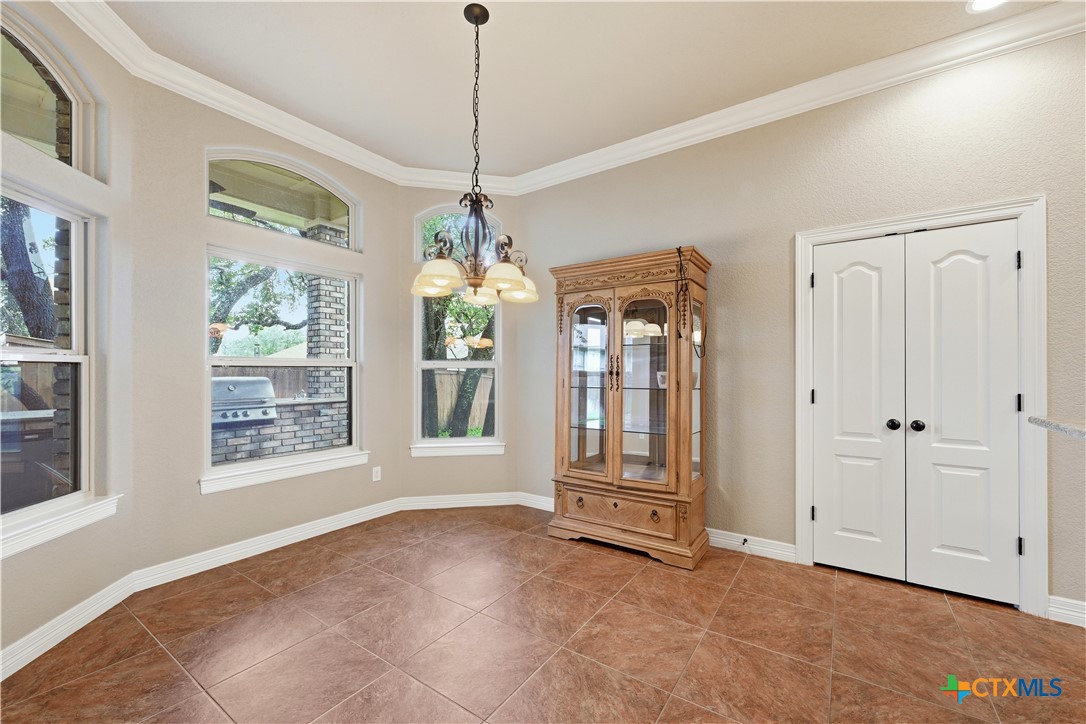 8006 Ridgeway Court Property Photo 12