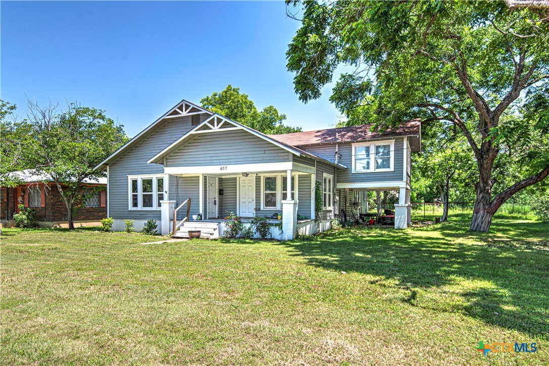 407 8th Street Property Photo 1