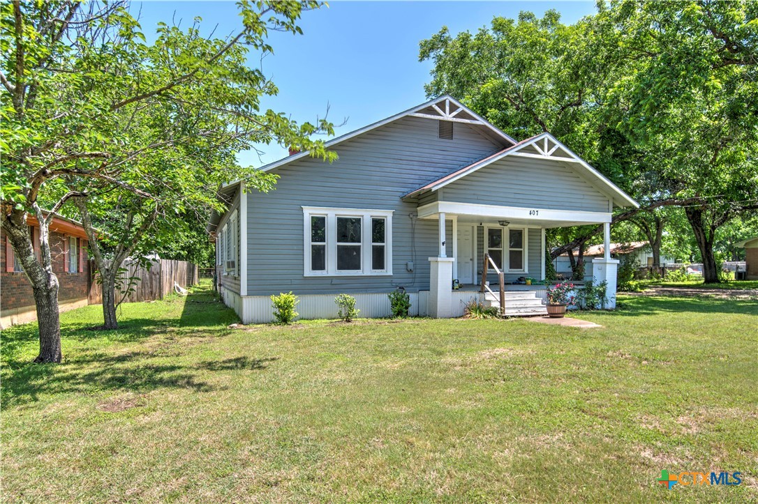 407 8th Street Property Photo 2