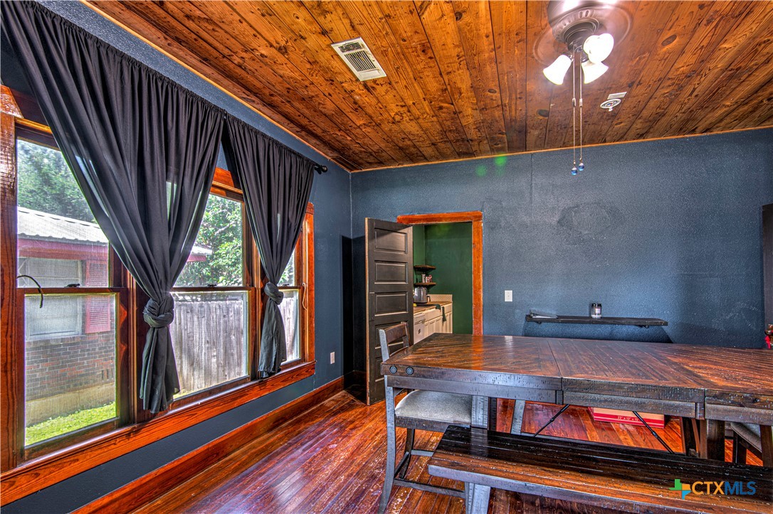 407 8th Street Property Photo 10