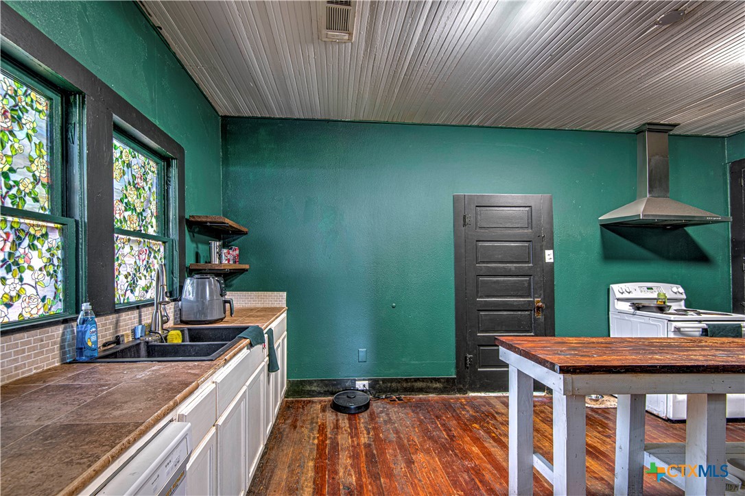 407 8th Street Property Photo 13