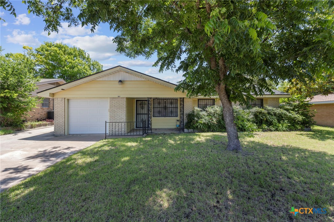 3817 Lancelot Lane Property Photo 1
