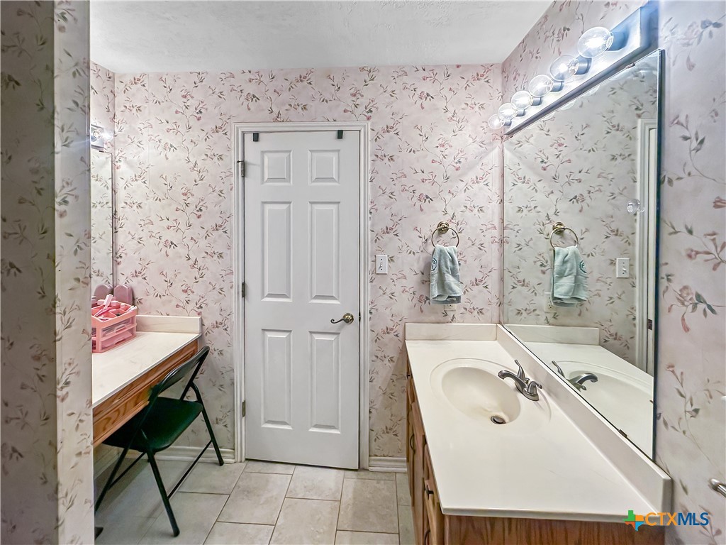 704 S Market Street Property Photo 13