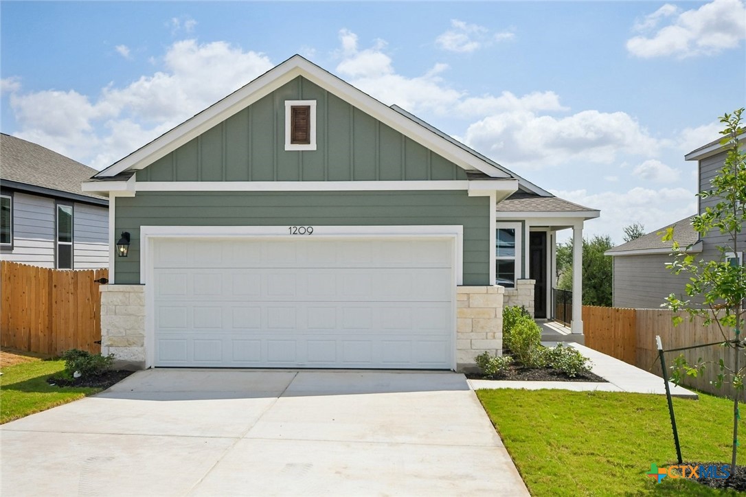 1209 Lavender Way Property Photo 1