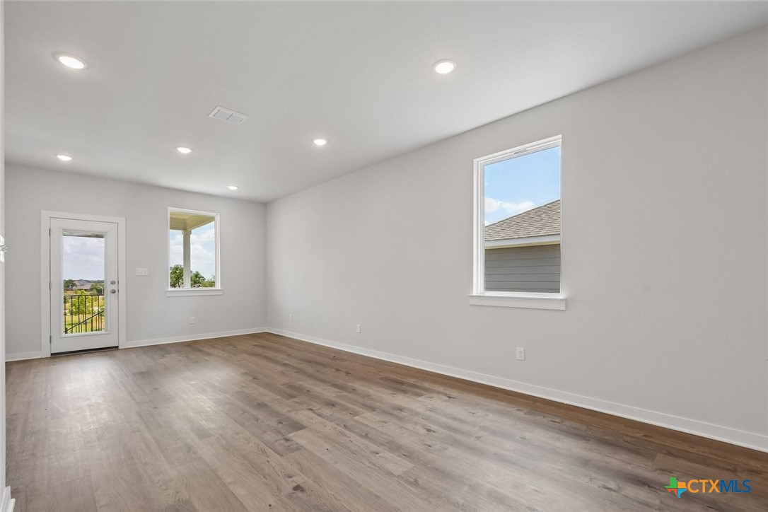 1209 Lavender Way Property Photo 7