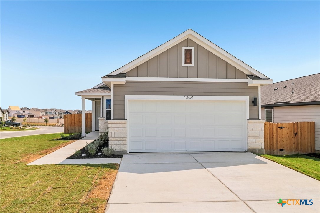 1201 Lavender Way Property Photo 1