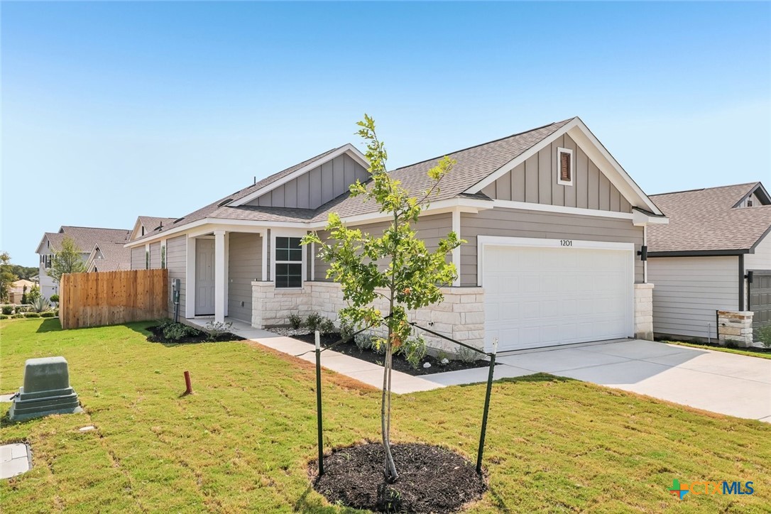 1201 Lavender Way Property Photo 2