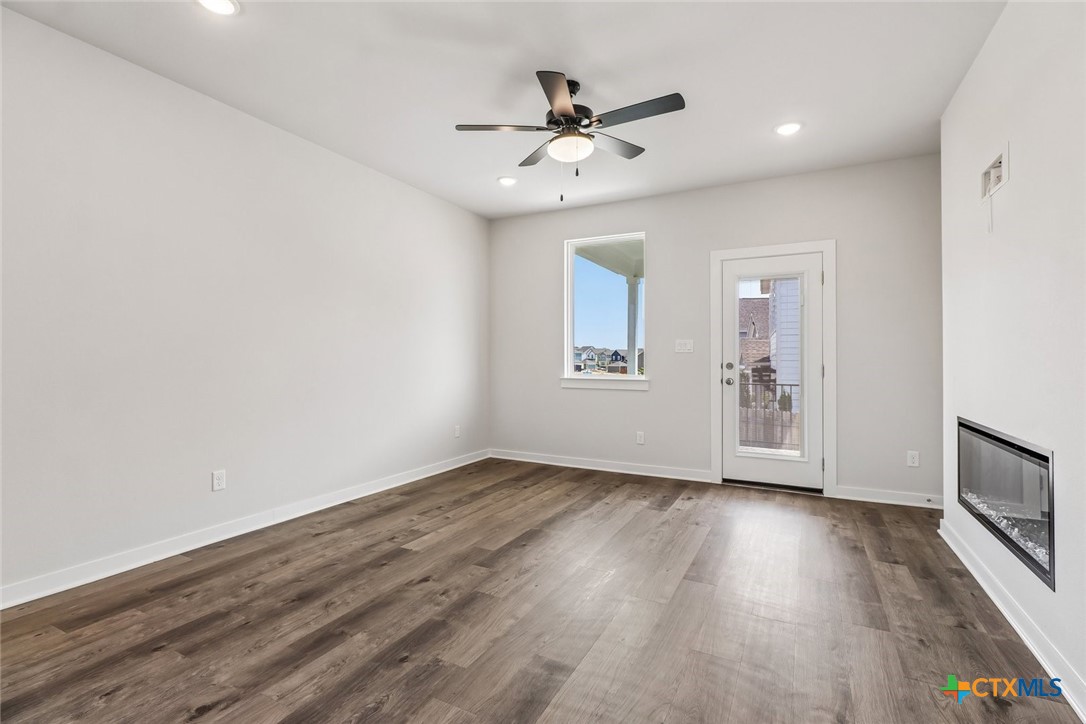 1201 Lavender Way Property Photo 7