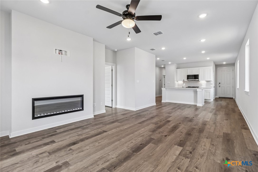 1201 Lavender Way Property Photo 8