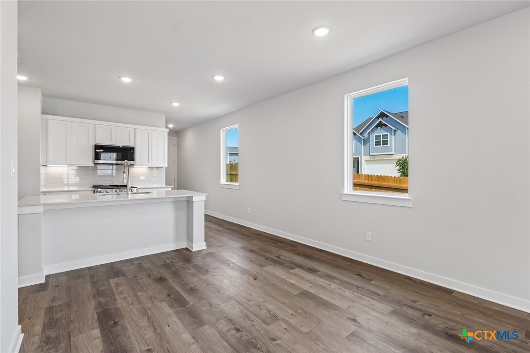 1201 Lavender Way Property Photo 14