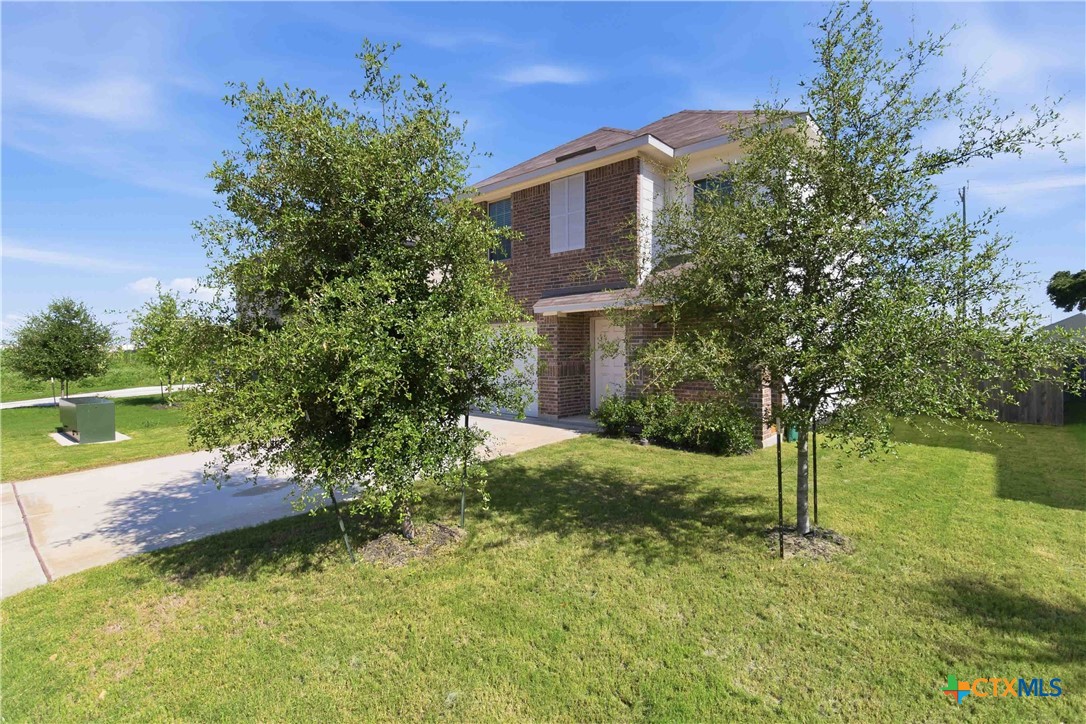 604 Saxon Street Property Photo 4