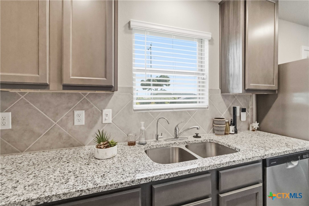 604 Saxon Street Property Photo 15