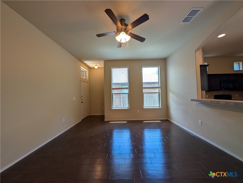 622 Creekside Circle Property Photo 4