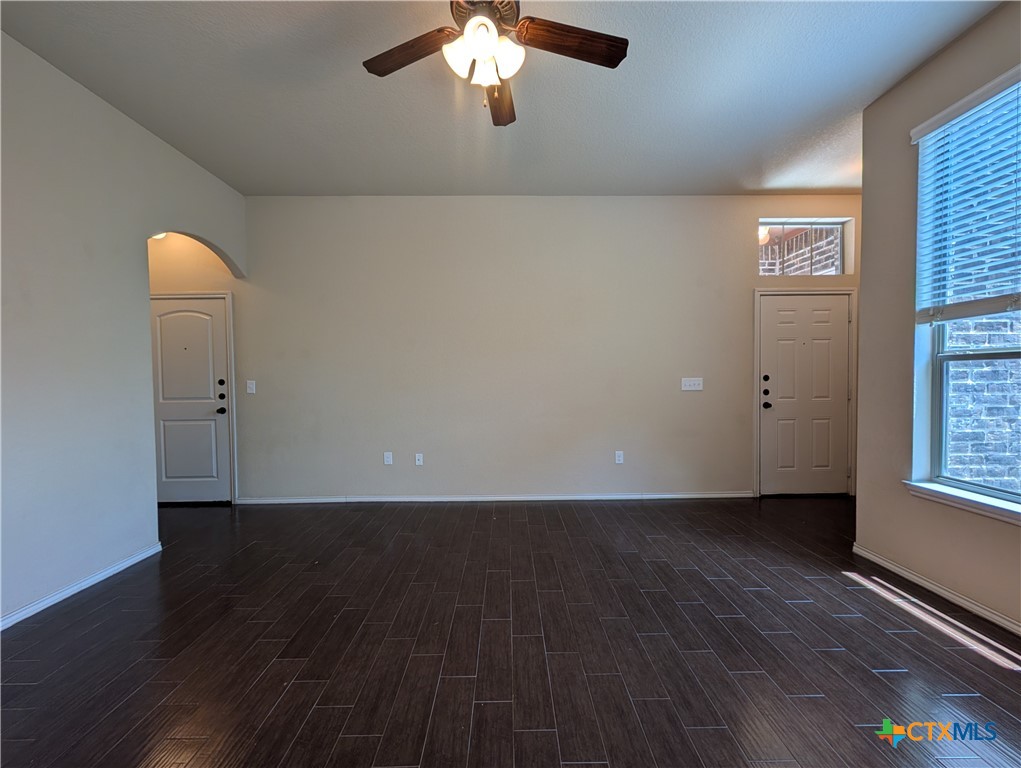 622 Creekside Circle Property Photo 5