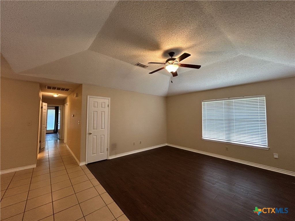 1642 W County Line Road Property Photo 4