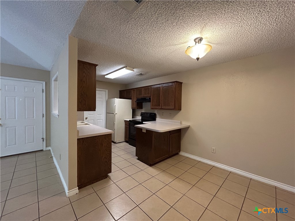 1642 W County Line Road Property Photo 8
