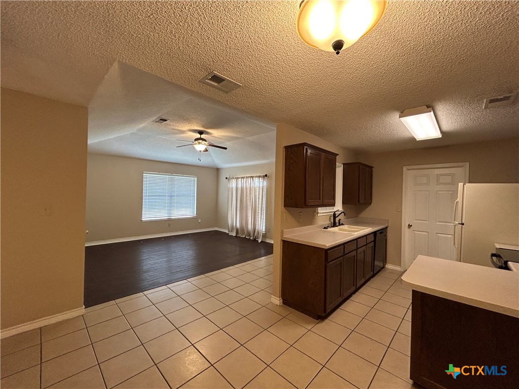 1642 W County Line Road Property Photo 10
