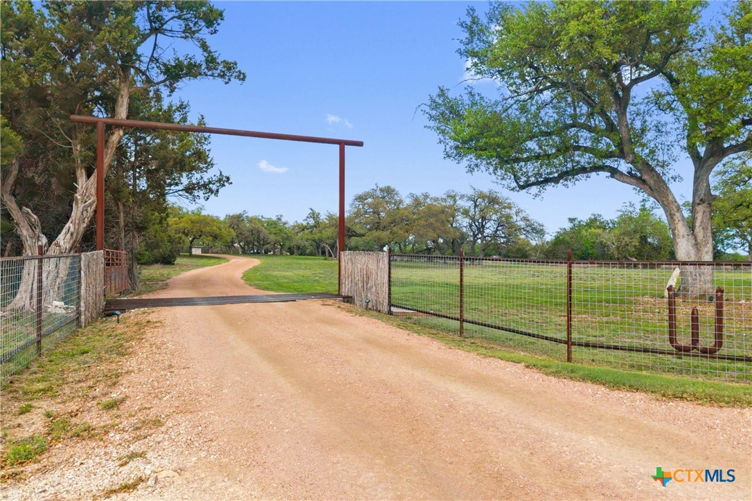 7503 E US Hwy 290